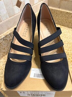Journee Collection Black Triple-Strap Pointed Toe Pumps